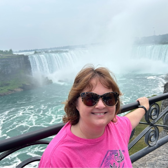 Meet your Posher, Janice - Picture 2 of 3